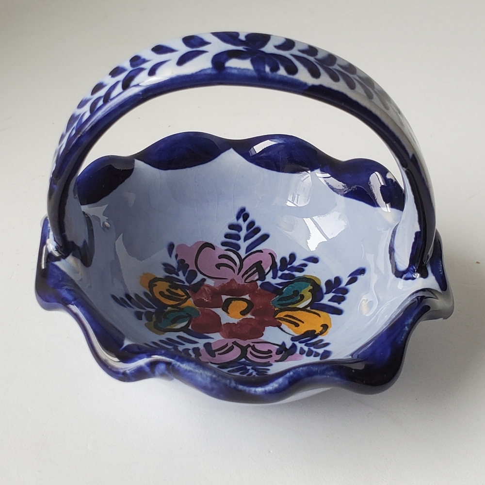 Vintage Handpainted Ceramic Pottery Basket Vestal Alcobaca Portugal